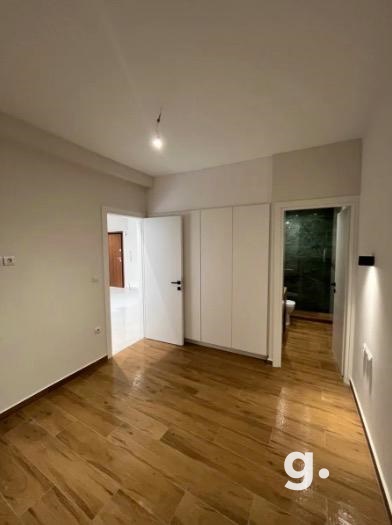 Greecing Real Estate