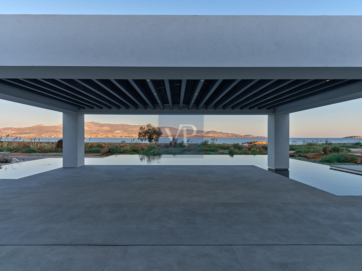 Seafront Villa Breeze in Antiparos: A Coastal Masterpiece