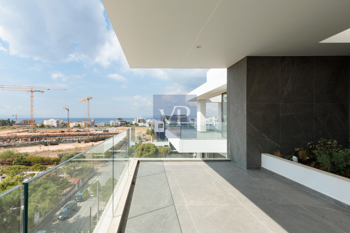 Penthouse Opalyn with Jacuzzi in Athens Riviera 