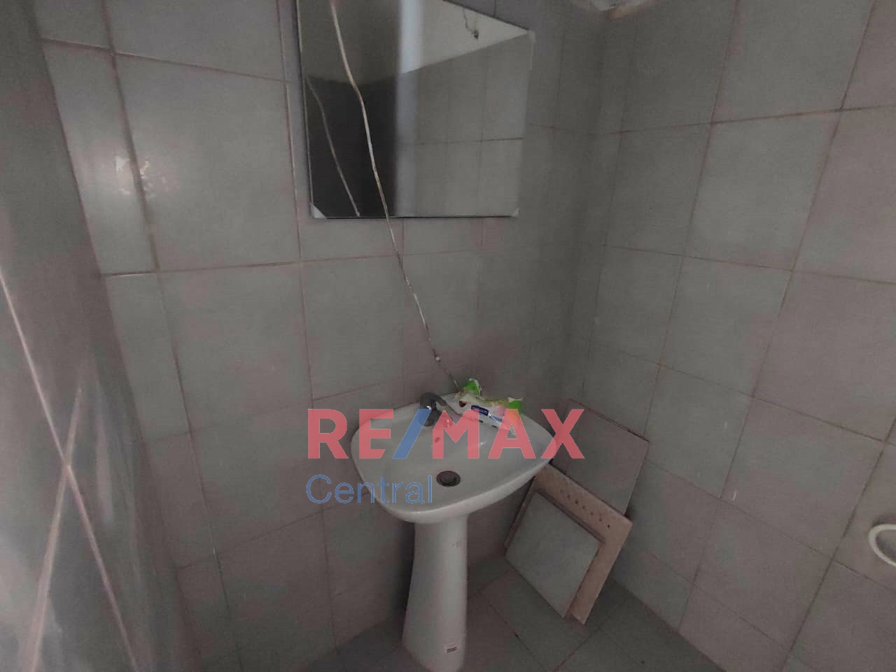 Remax Central