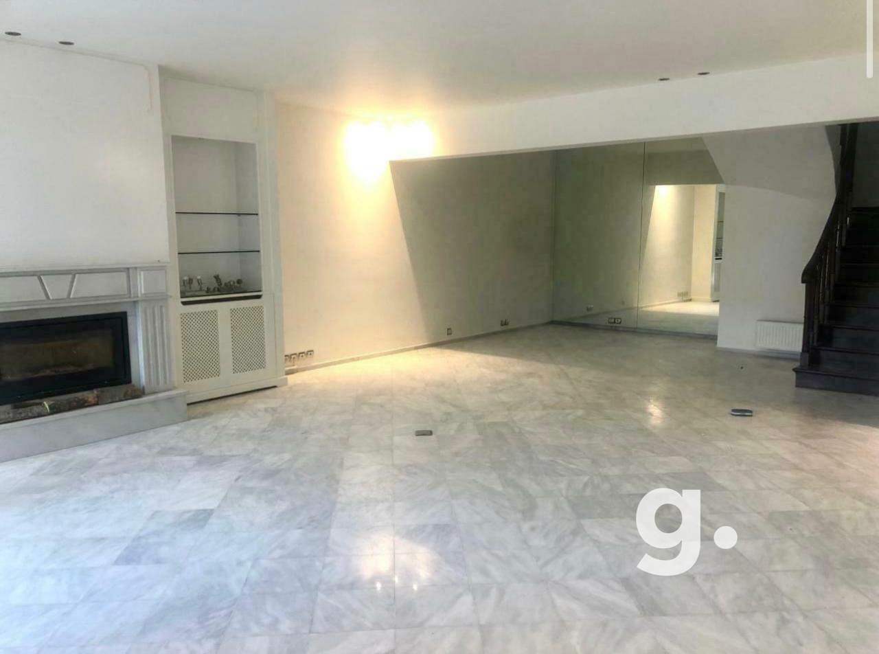 Greecing Real Estate
