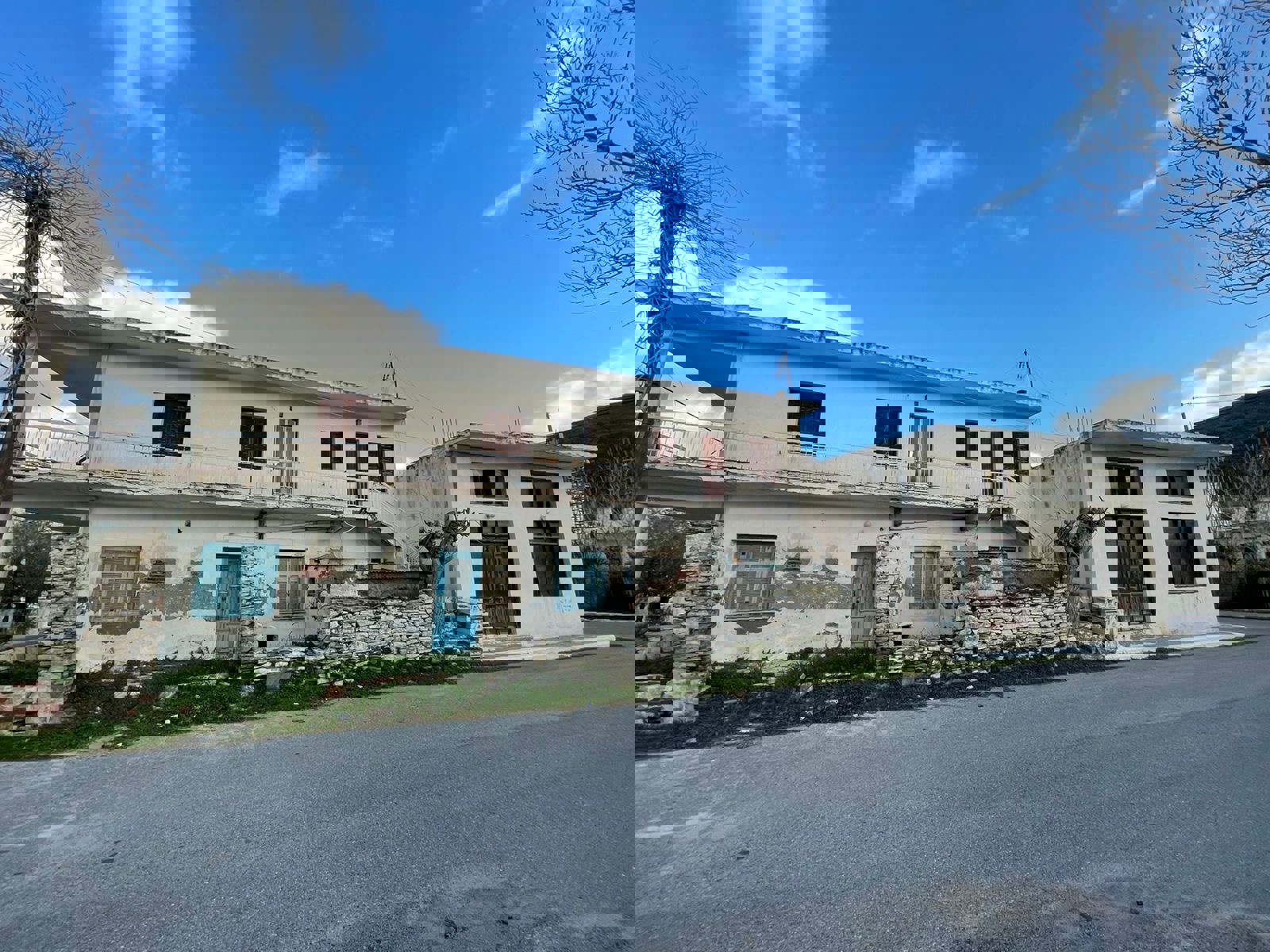 Selling Evia Real Estate