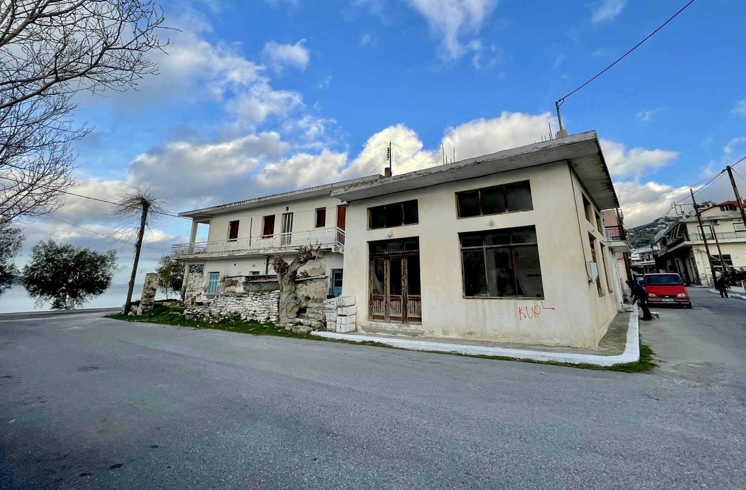 Selling Evia Real Estate