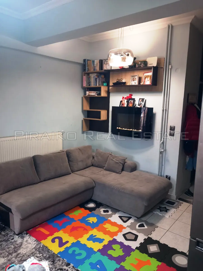 Piraiko Real Estate