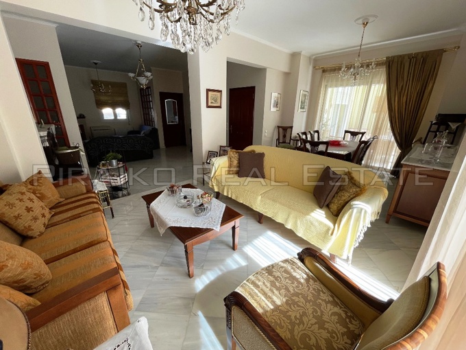 Piraiko Real Estate