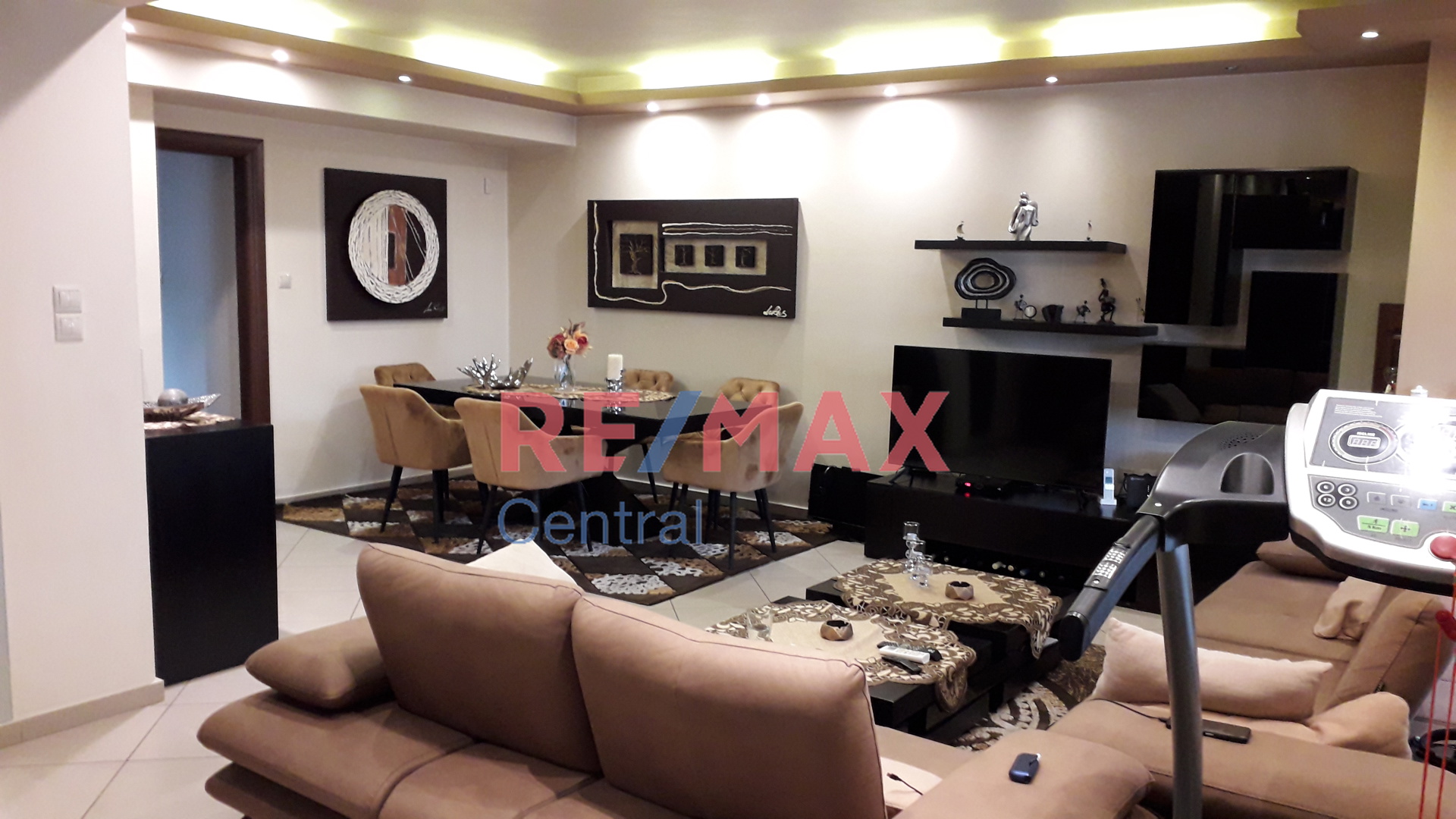 Remax Central