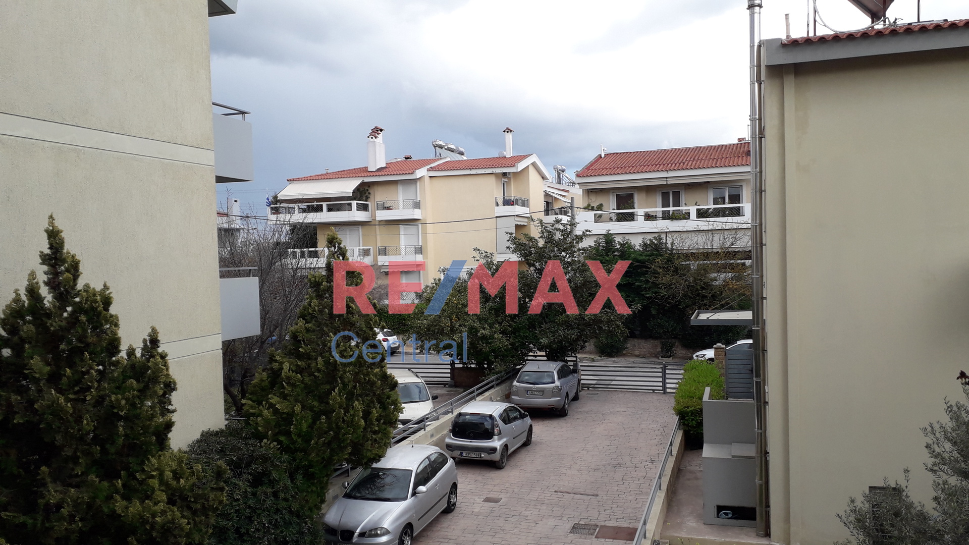Remax Central