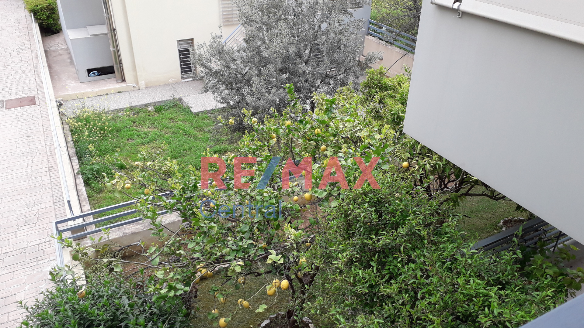 Remax Central