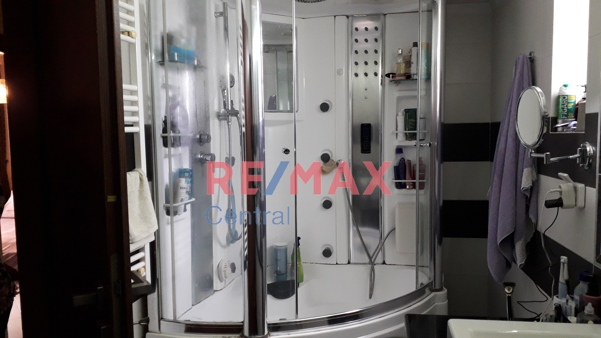 Remax Central