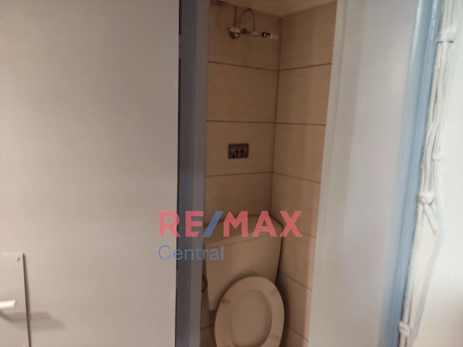 Remax Central