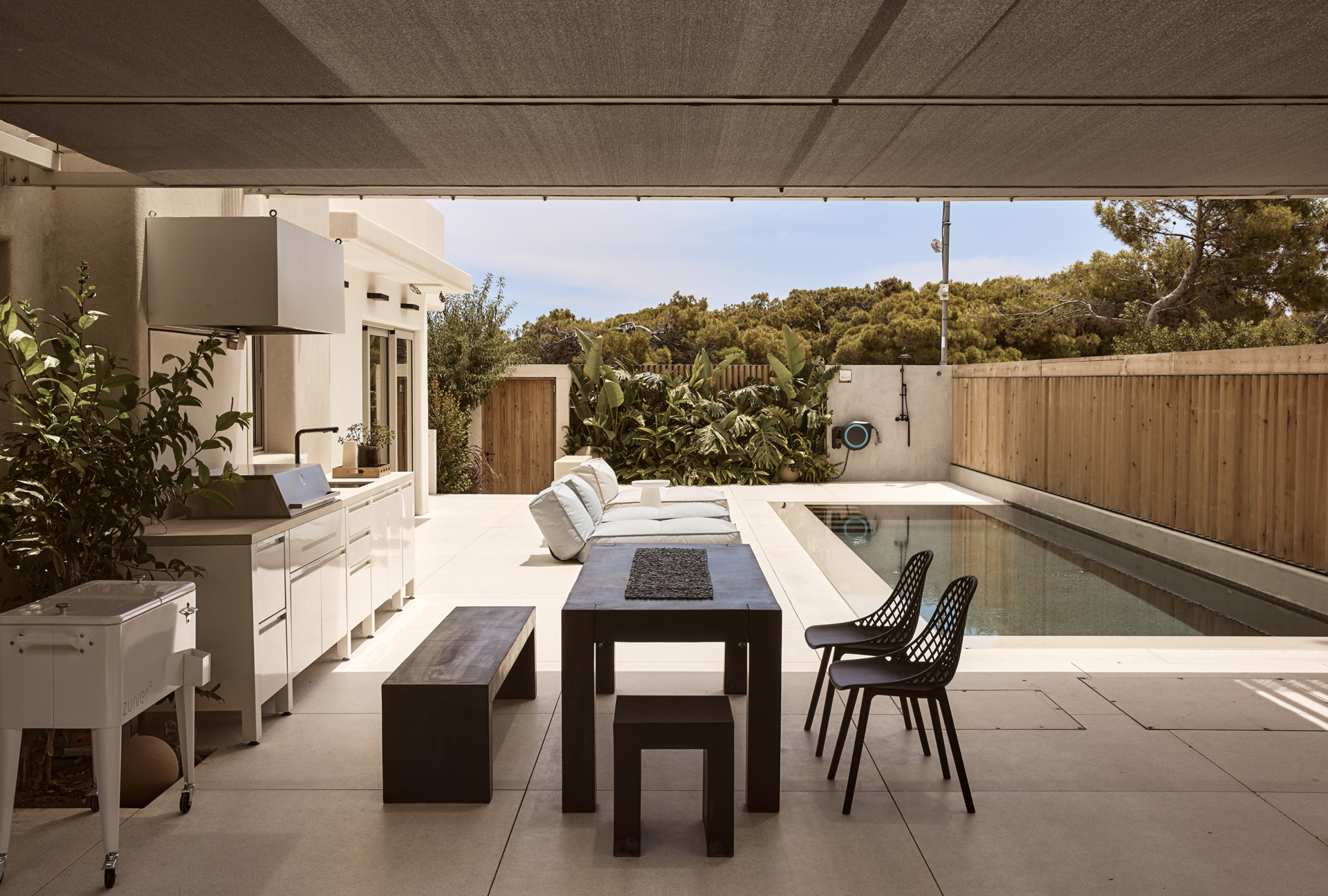 0da475ee37d94c85b19e9a4e5e62f976