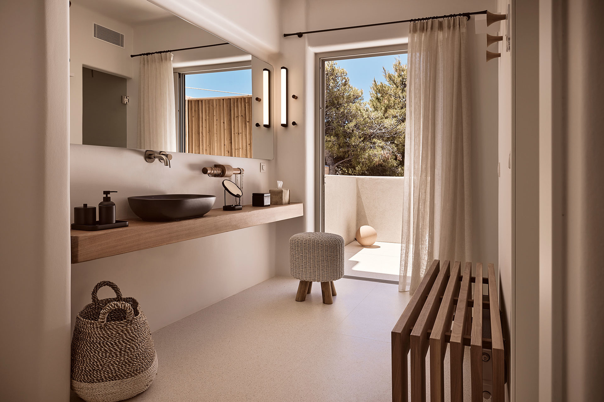 4c15295769704c54b92123b56b7e80a5