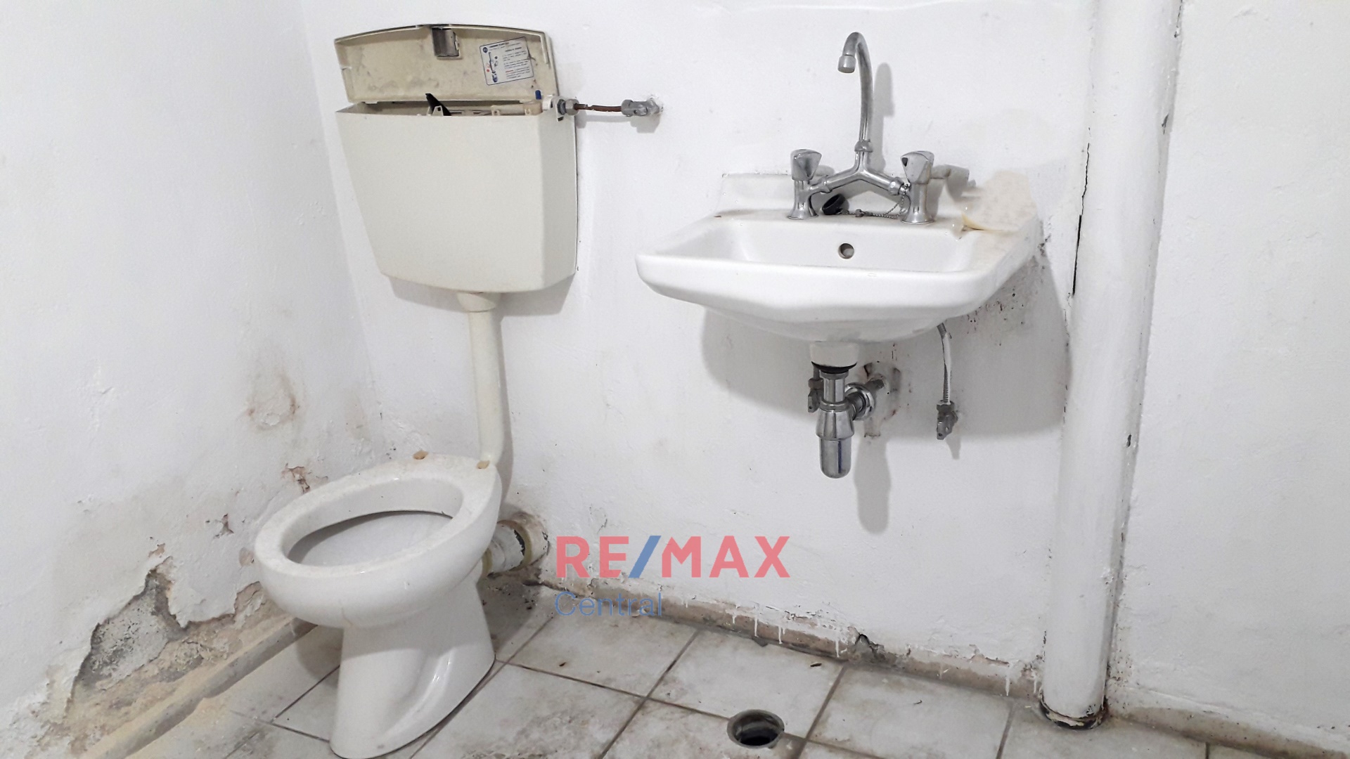 Remax Central