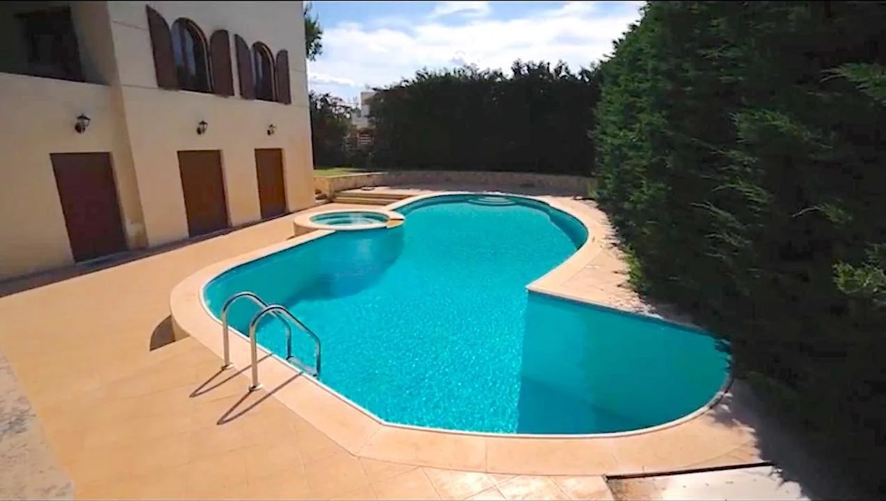 Selling Evia Real Estate
