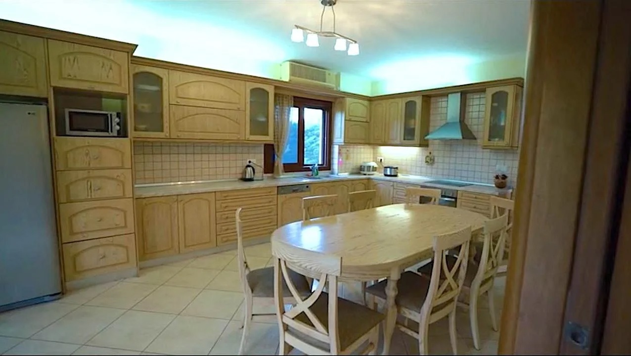 Selling Evia Real Estate