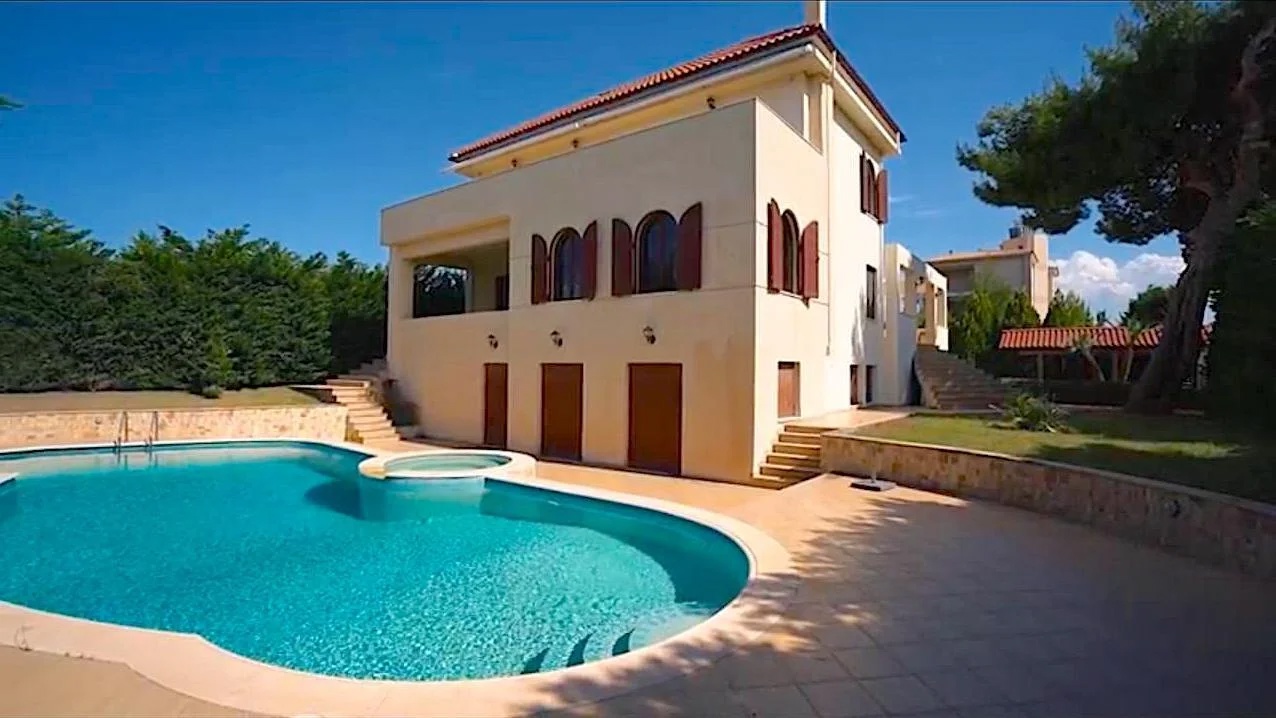 Selling Evia Real Estate