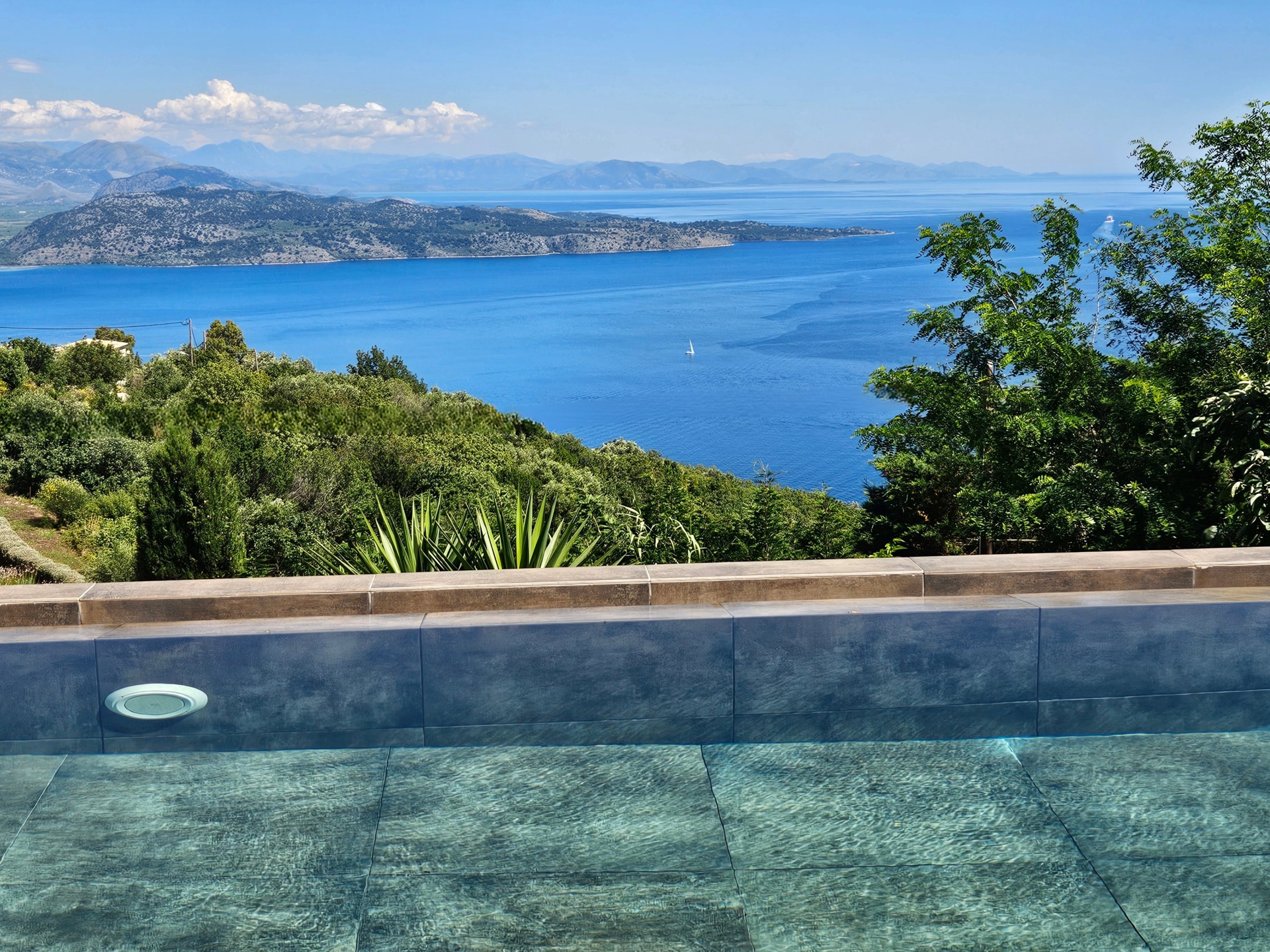 von_poll_real_estate_property_1568501_image_3