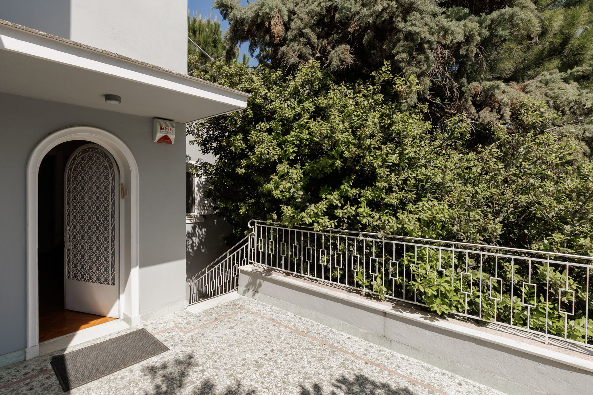 von_poll_real_estate_property_1568533_image_2