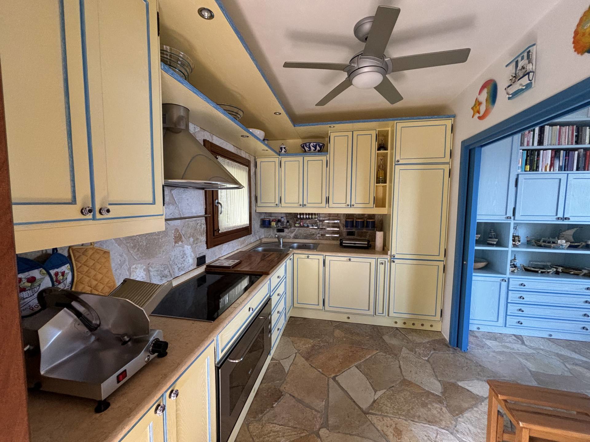 2b5eaf5234a942beb0b1239e821b94de