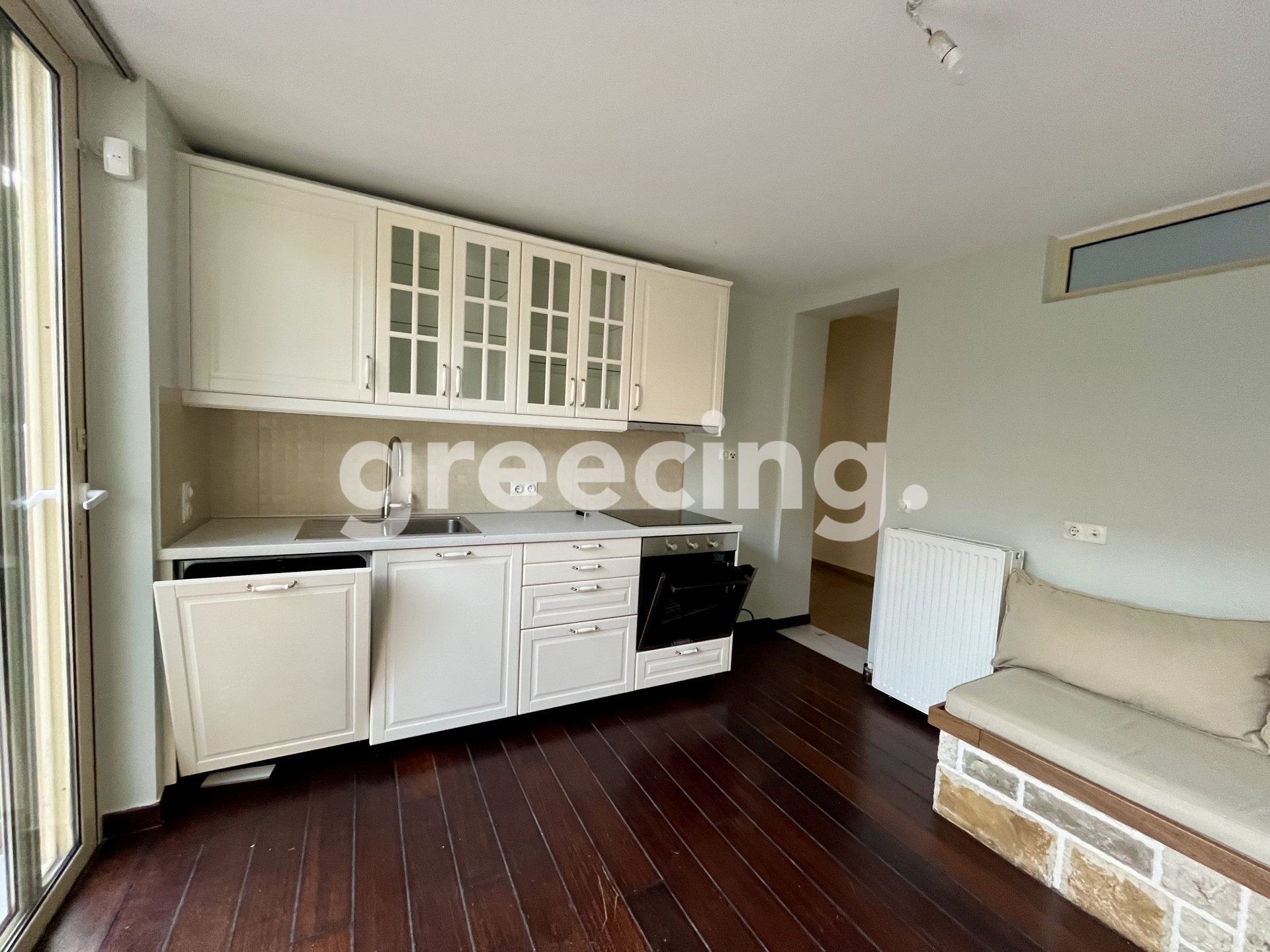 Greecing Real Estate
