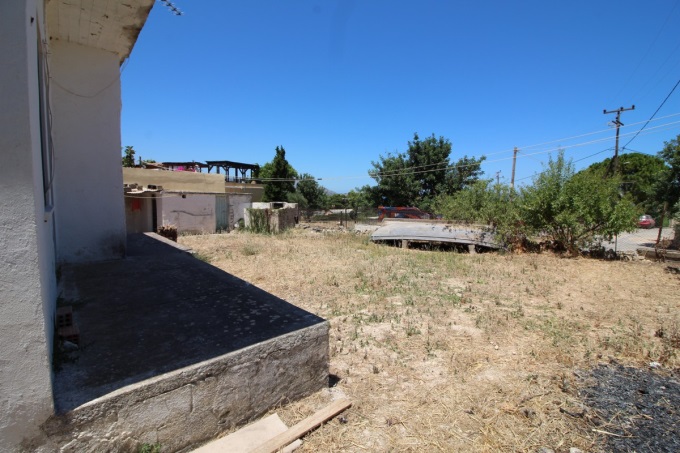 Plot in Plaka few mins from Plaka square - 5