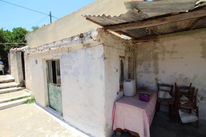 Plot in Plaka few mins from Plaka square - 2