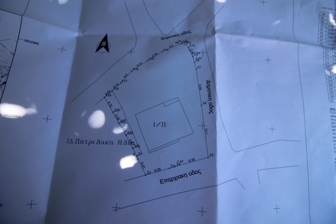 Plot in Plaka few mins from Plaka square - 15