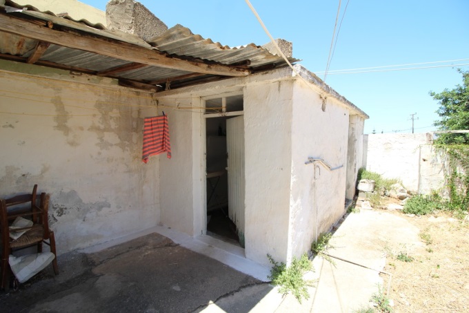 Plot in Plaka few mins from Plaka square - 7