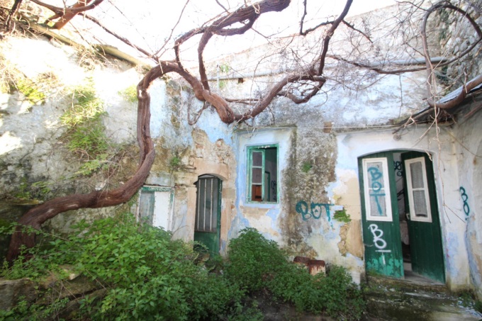 Old ruin for renovation in Gavalochori - 24