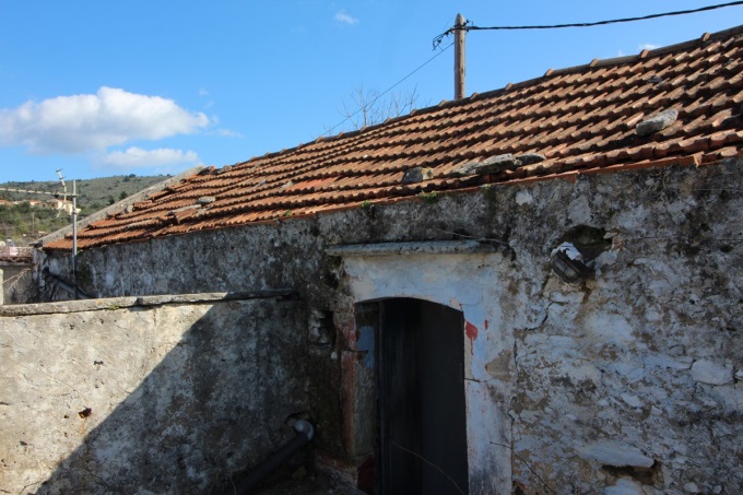 Old ruin for renovation in Gavalochori - 17