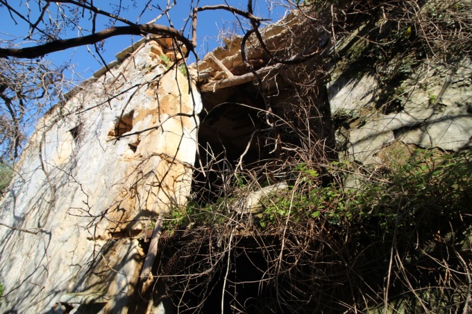 Old ruin for renovation in Gavalochori - 12