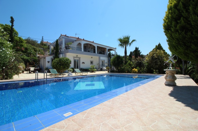 House with Stunning Views, Pool and Gardens - 33