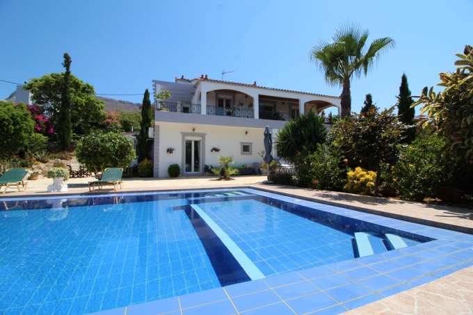 House with Stunning Views, Pool and Gardens - 34