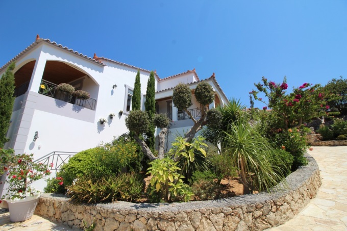 House with Stunning Views, Pool and Gardens - 43