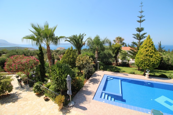 House with Stunning Views, Pool and Gardens - 28