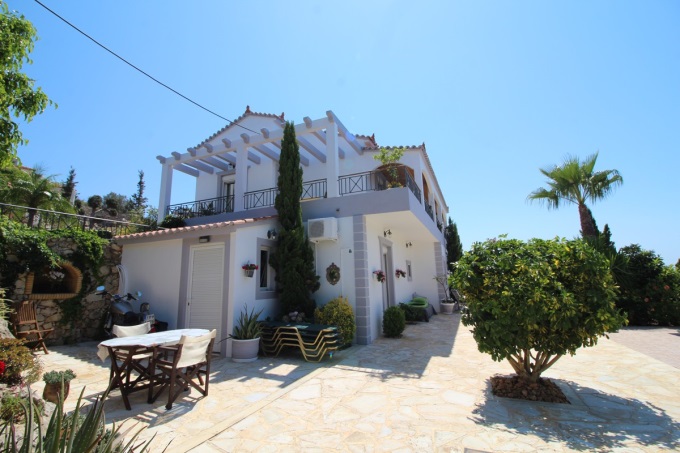 House with Stunning Views, Pool and Gardens - 42