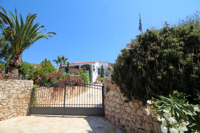 House with Stunning Views, Pool and Gardens - 37