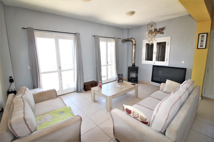 Villa With Stunning Sea Views and Pool For Sale - 1