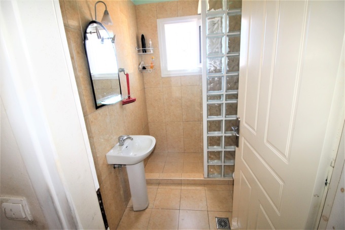 Villa With Stunning Sea Views and Pool For Sale - 9