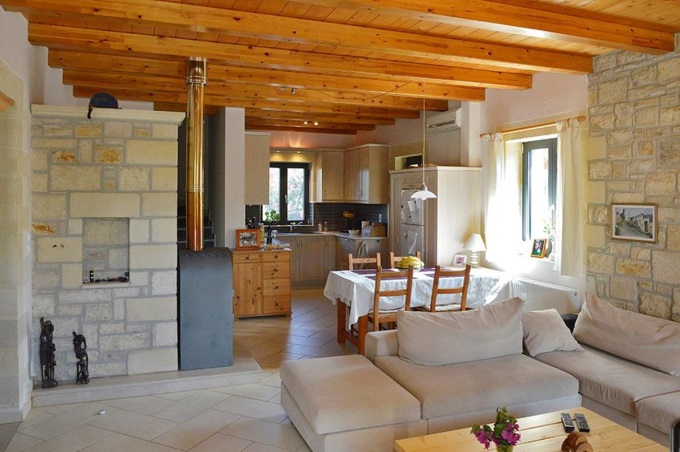 Beautiful Stone Villa in Vamos For Sale - 9
