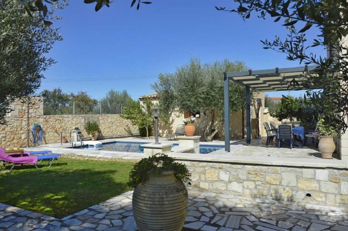 Beautiful Stone Villa in Vamos For Sale - 7