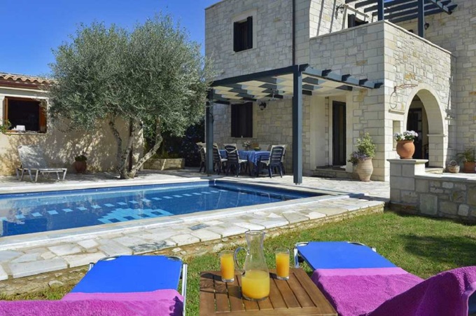 Beautiful Stone Villa in Vamos For Sale - 3