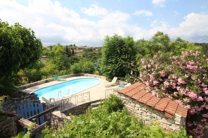 Beautiful Stone Cottage for Sale in Aspro - 24