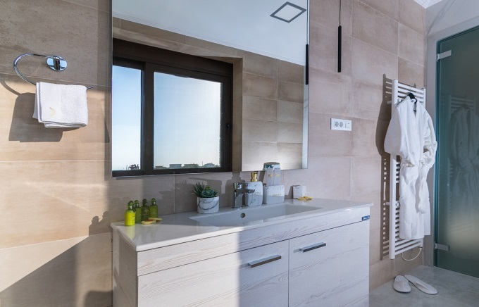 High End Luxury Villa With Sea Views For Sale In Plaka - 14