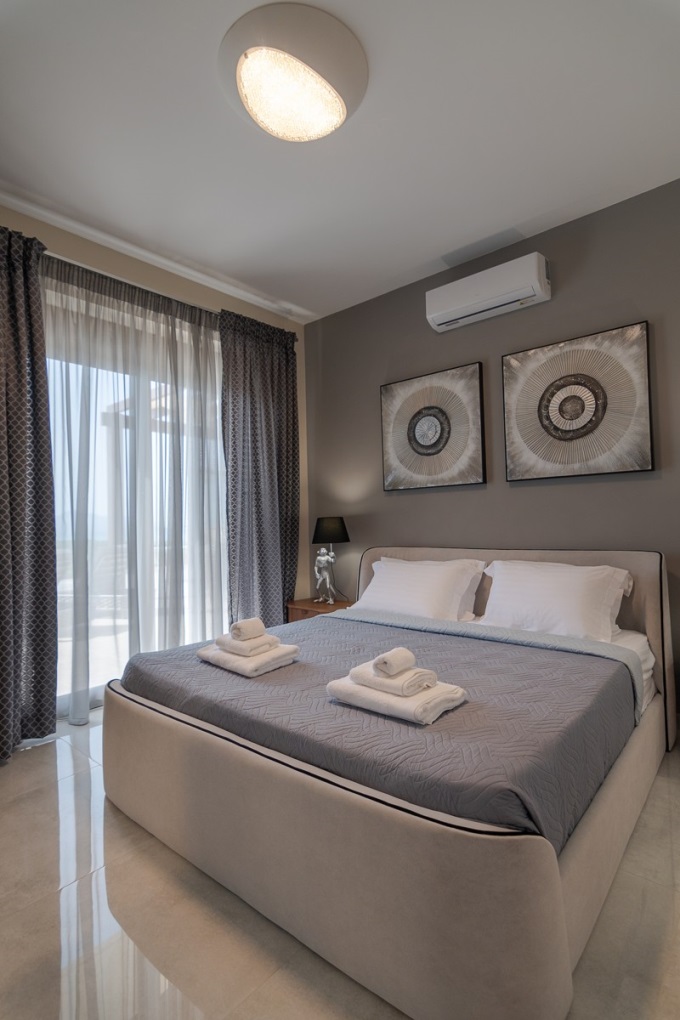 High End Luxury Villa With Sea Views For Sale In Plaka - 6