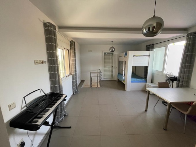 Modern 4 Bedroom Villa With Sea Views For Sale - 30