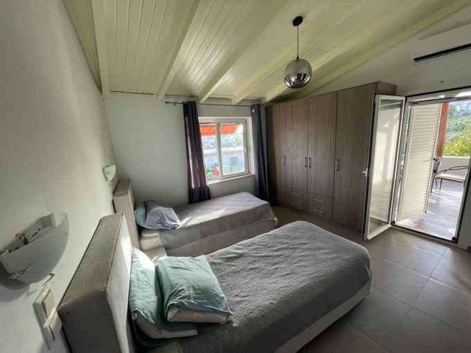Modern 4 Bedroom Villa With Sea Views For Sale - 20