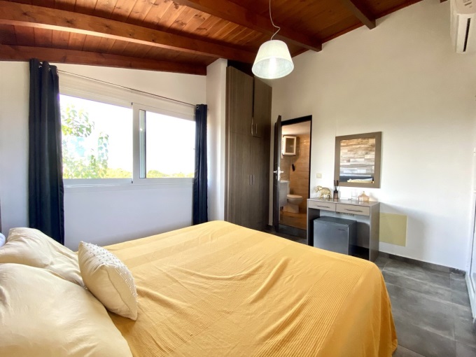 Modern 4 Bedroom Villa With Sea Views For Sale - 16