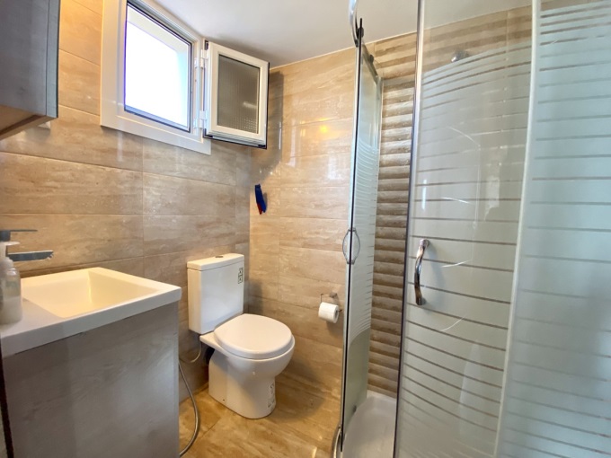 Modern 4 Bedroom Villa With Sea Views For Sale - 17