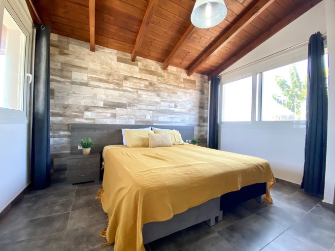 Modern 4 Bedroom Villa With Sea Views For Sale - 14